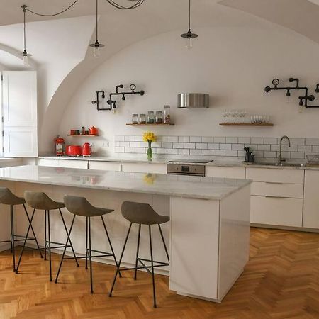 Beautiful 2Bed Apartment In The Centre Of Вараждин Экстерьер фото